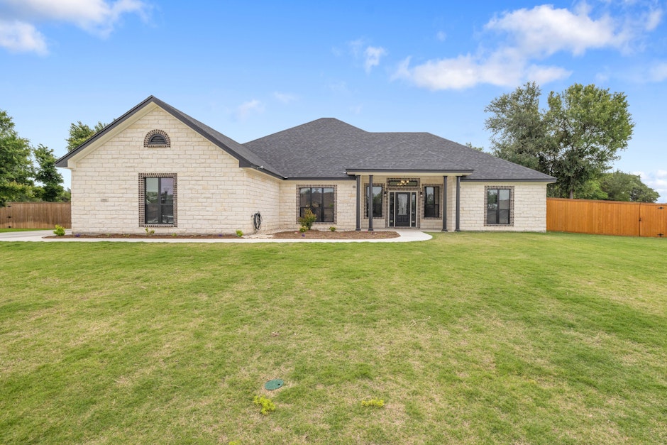 2892 Beulah Boulevard, Belton, TX 76513, Presented by Christie Hall, M